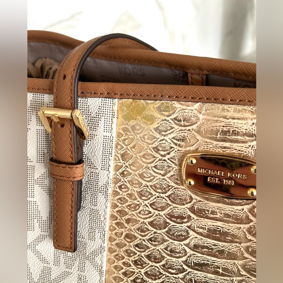 Michael Kors Large Jet Set Tote with Gold Python Embossing - Picture 5 of 15